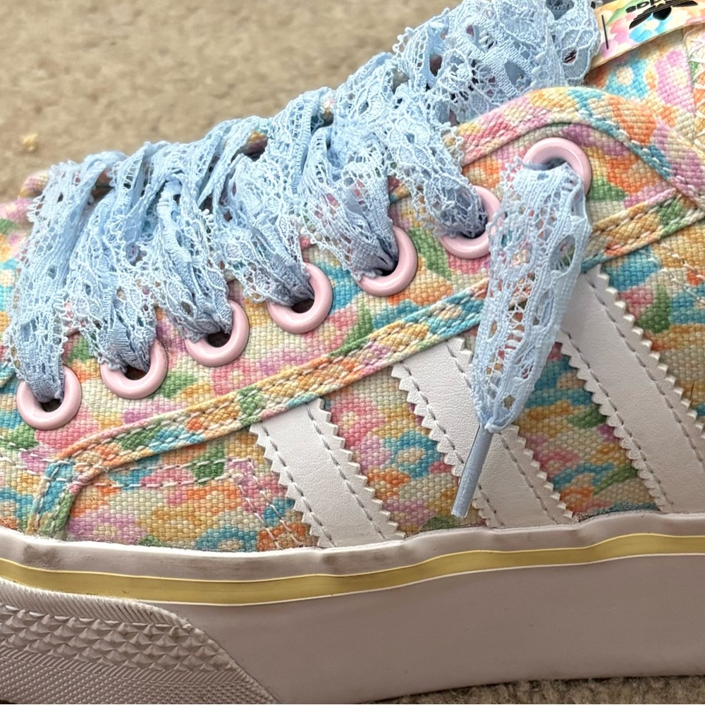 Size 9 - Disney x adidas Nizza Bambi - Floral - Picture 7 of 7